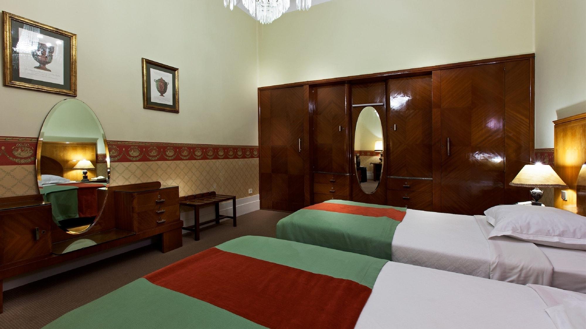 Palace Hotel Do Bussaco Luso  Exterior photo A room at the hotel