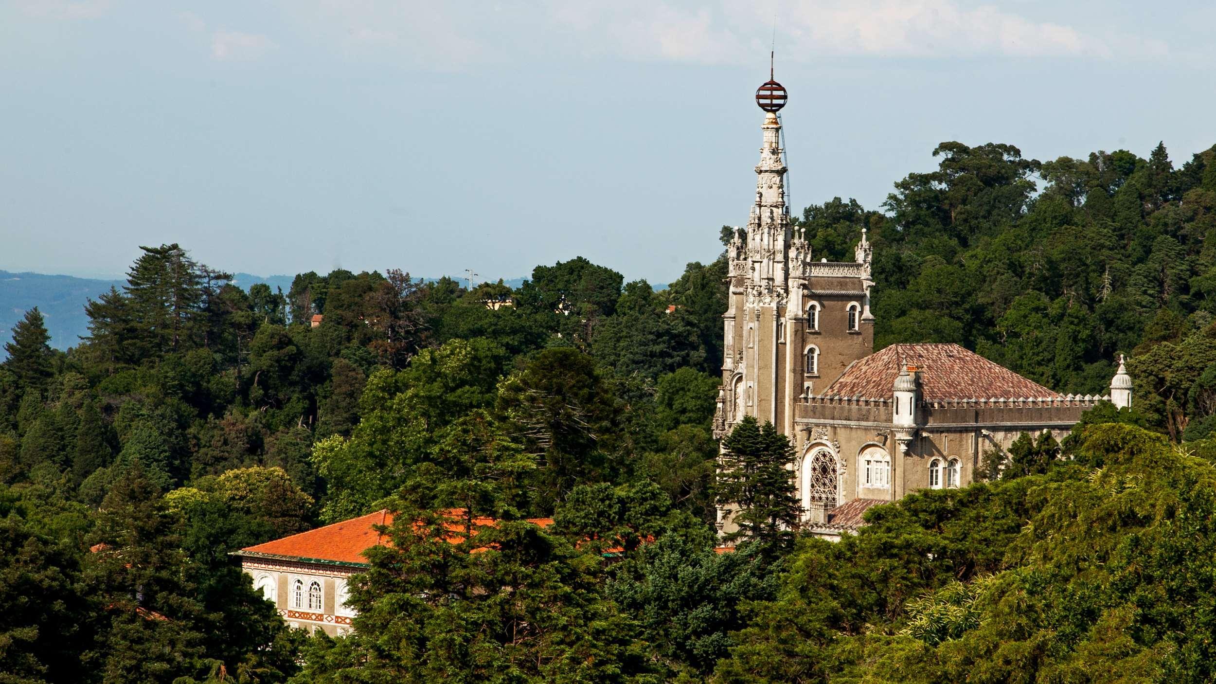 Palace Hotel Do Bussaco Luso  Exterior photo The sanctuary of Nazaré