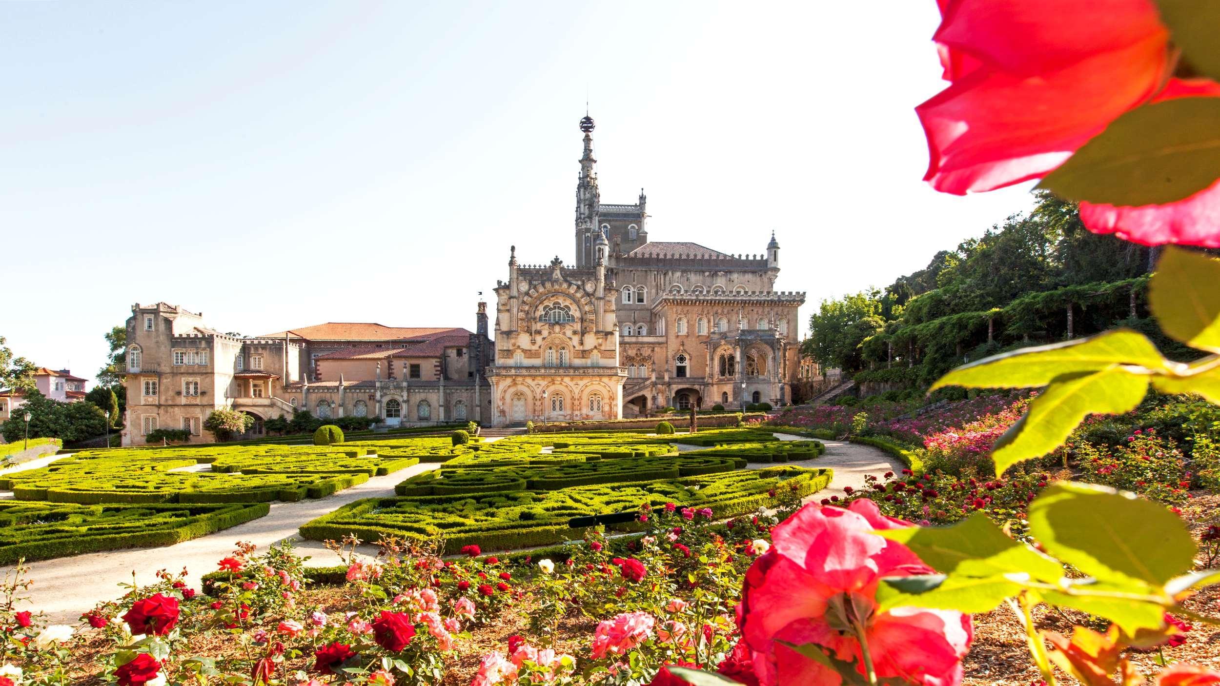 Palace Hotel Do Bussaco Luso  Exterior photo The gardens of the Palace of the Dukes of Cadaval