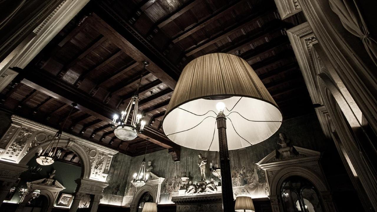 Palace Hotel Do Bussaco Luso  Exterior photo The ceiling of the gallery
