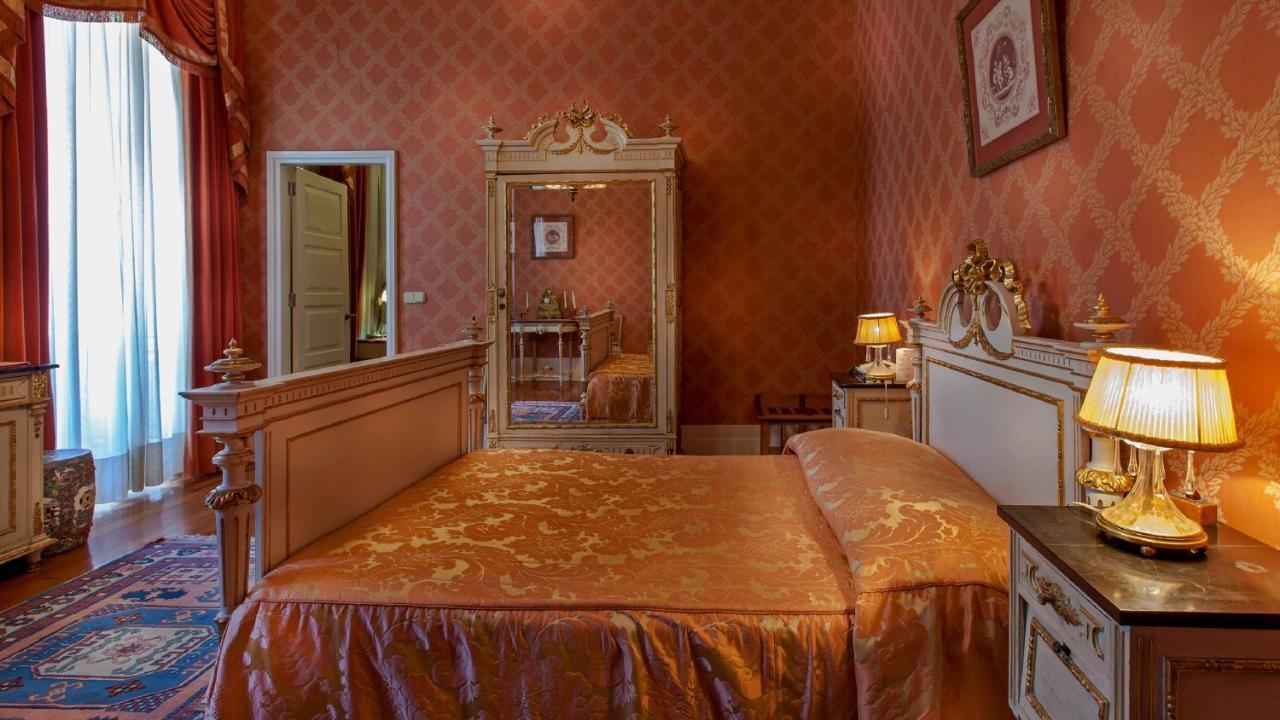 Palace Hotel Do Bussaco Luso  Exterior photo A room at the hotel